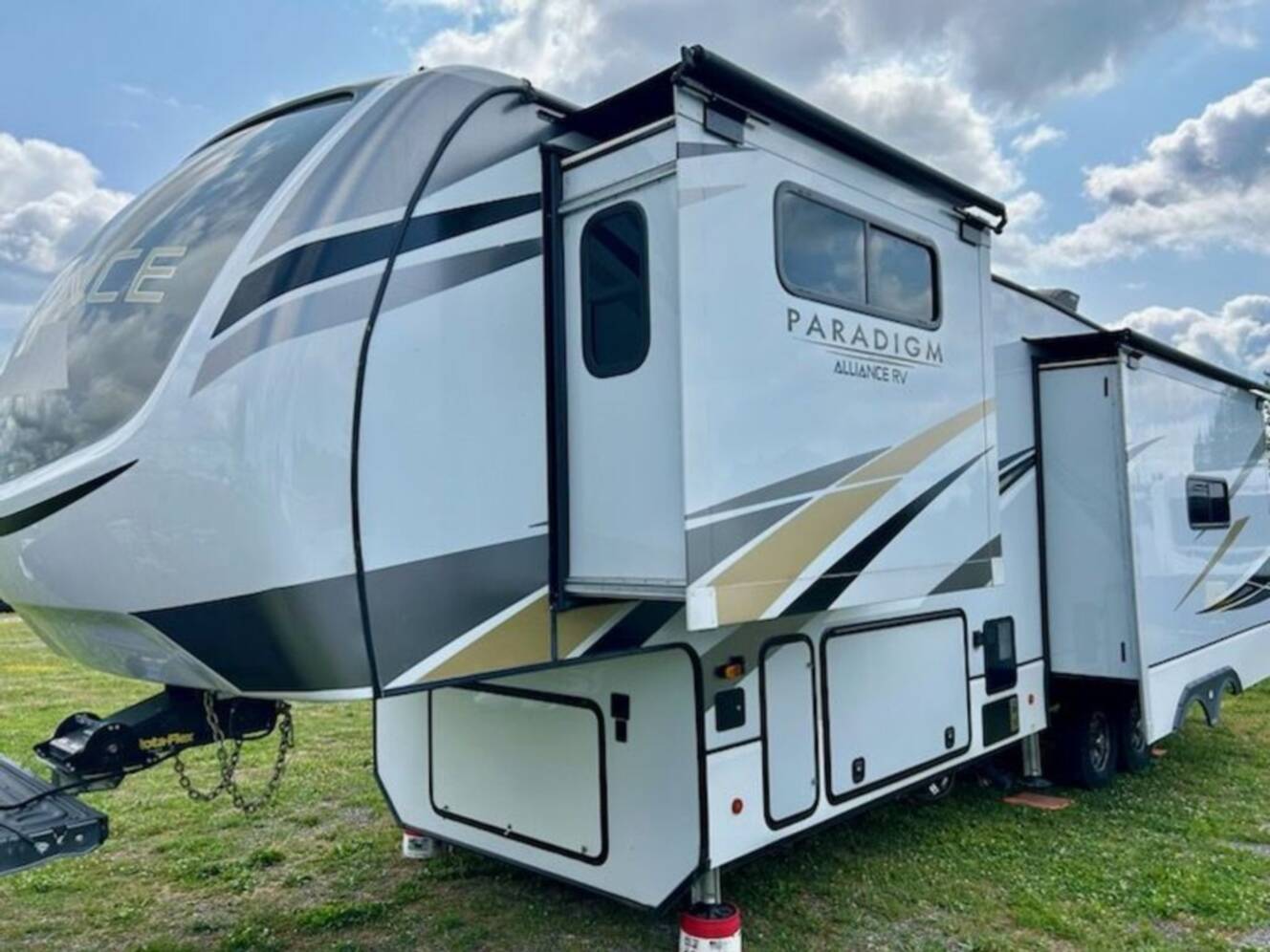 A photo of this 2021 Alliance Rv Paradigm 310RL