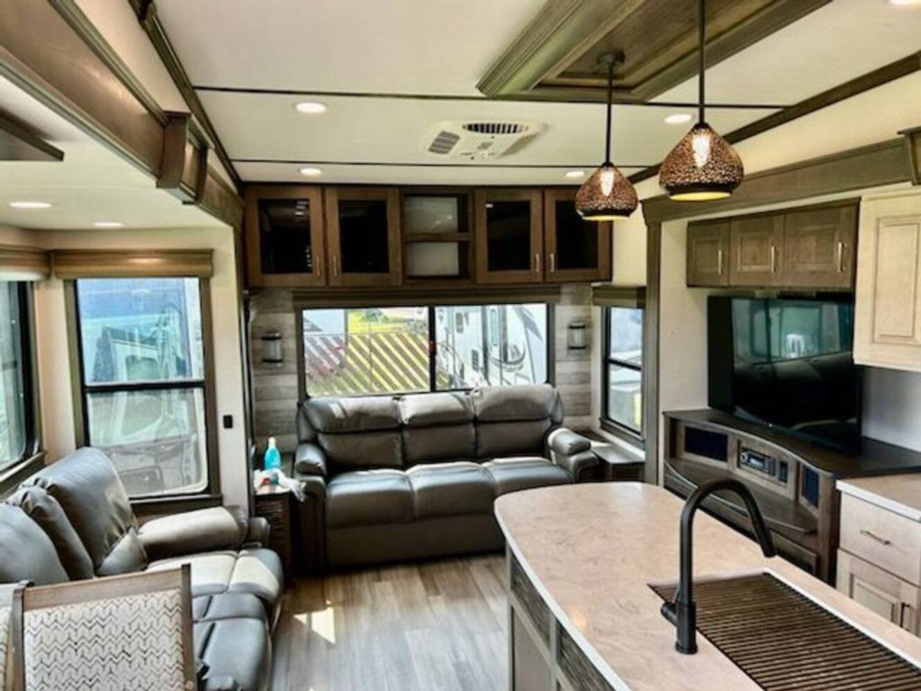 A photo of this 2021 Alliance Rv Paradigm 310RL