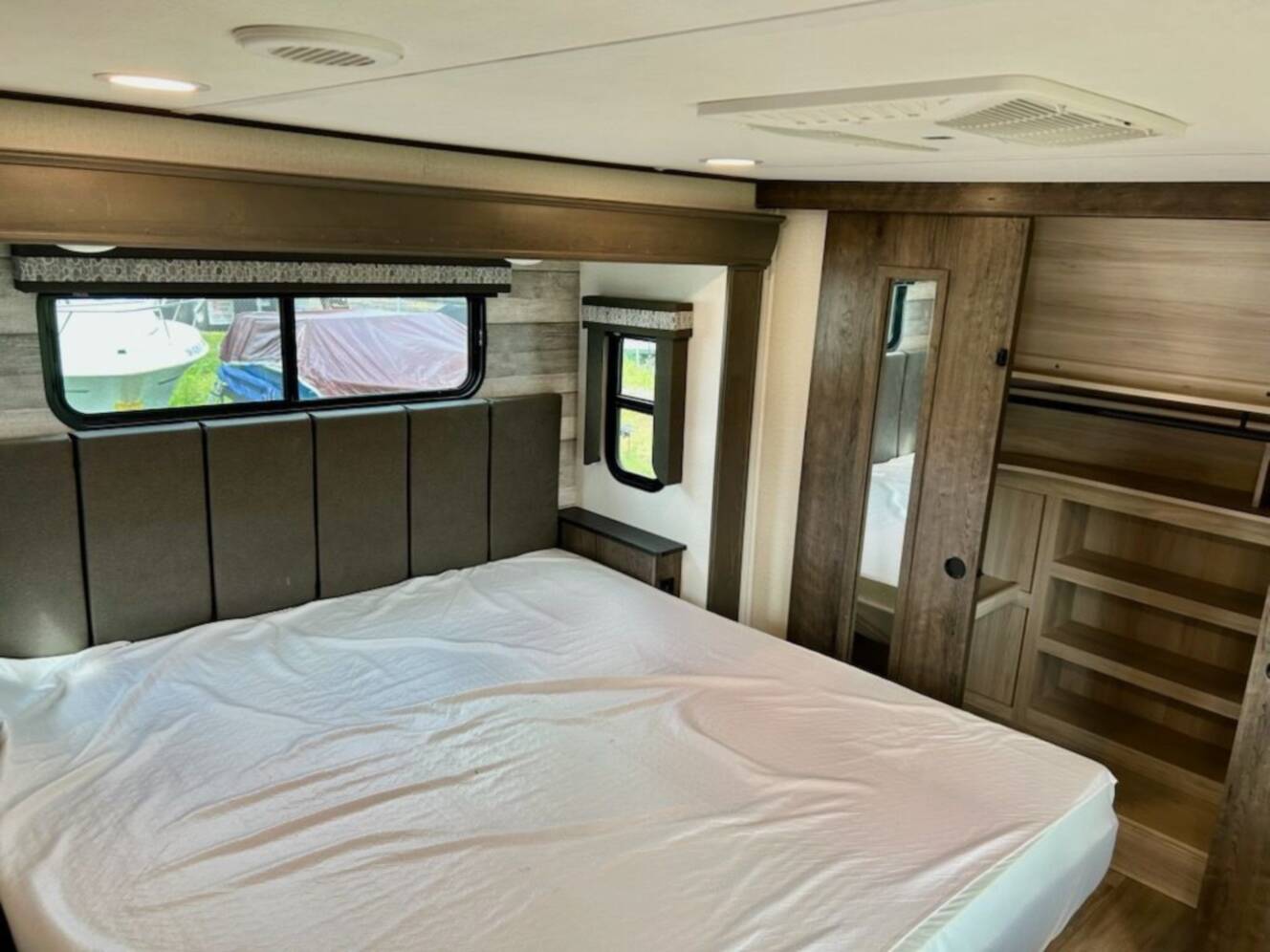 A photo of this 2021 Alliance Rv Paradigm 310RL