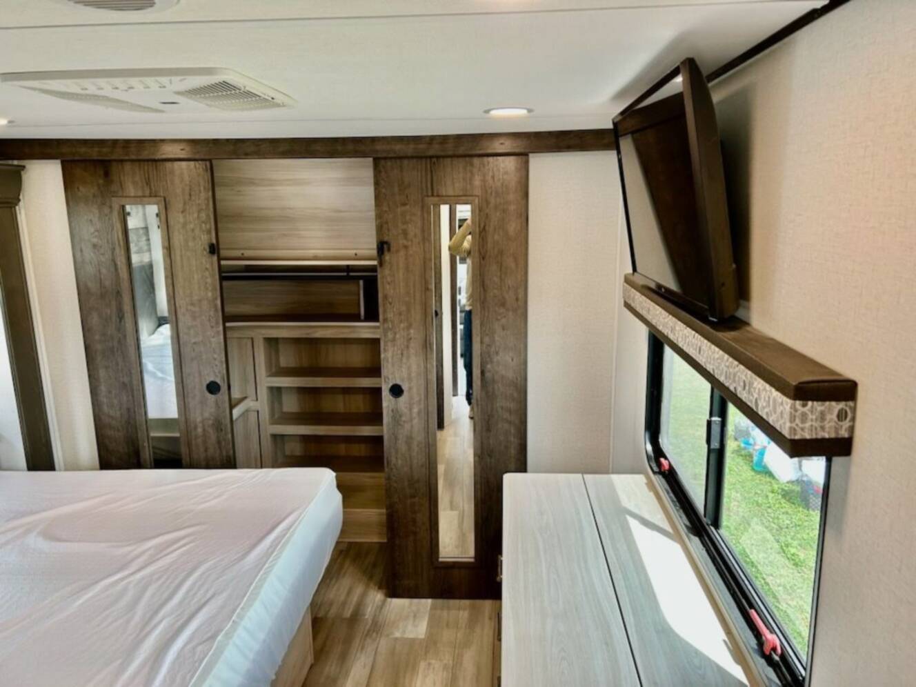 A photo of this 2021 Alliance Rv Paradigm 310RL