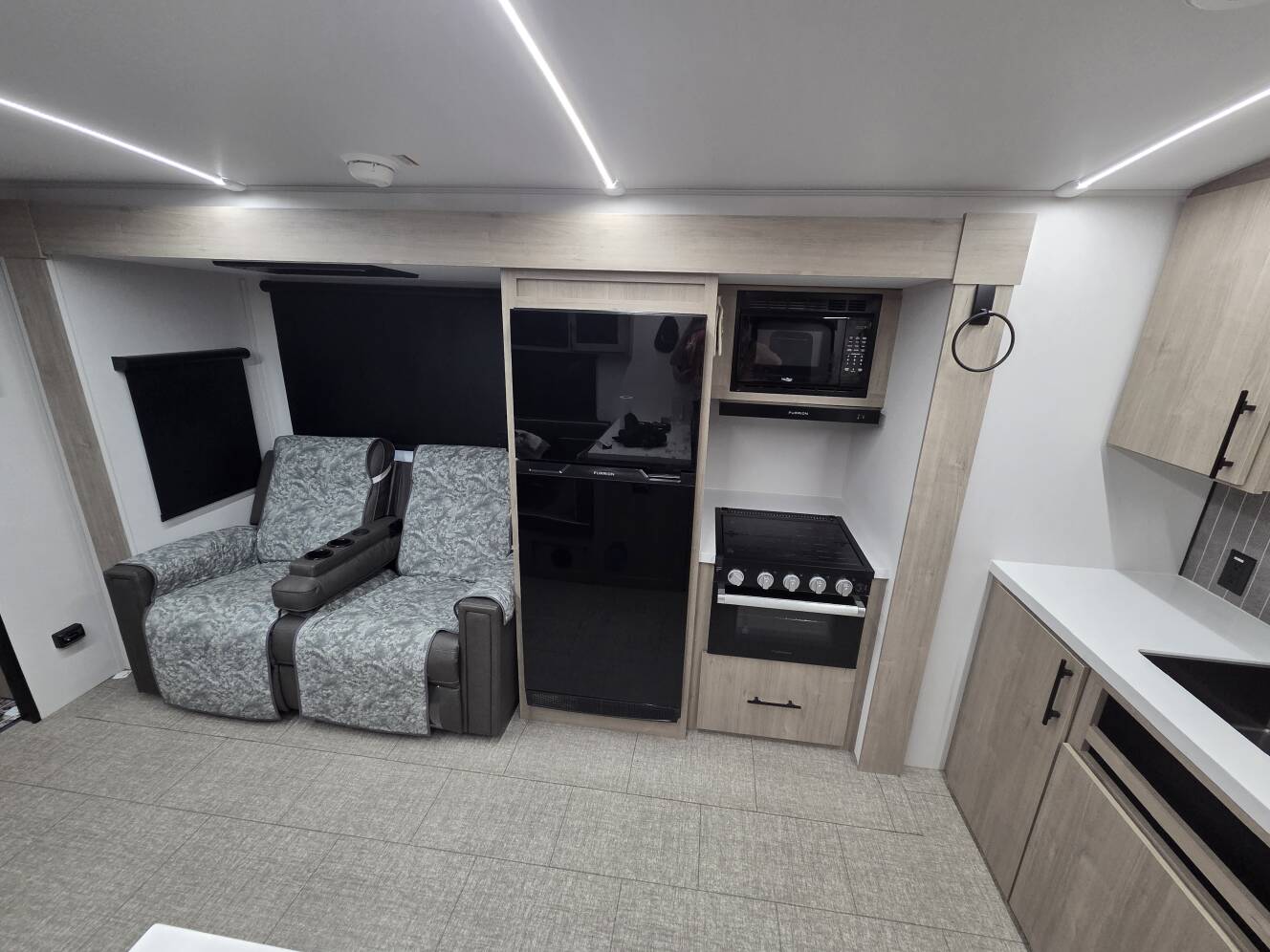 A photo of this 2025 Grand Design IMAGINE 2920BS