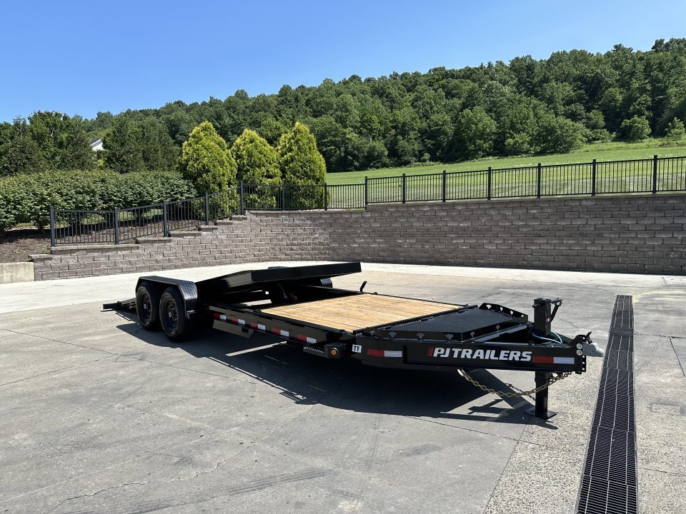 2027 PJ Trailers TY1 in Cocolamus, PA