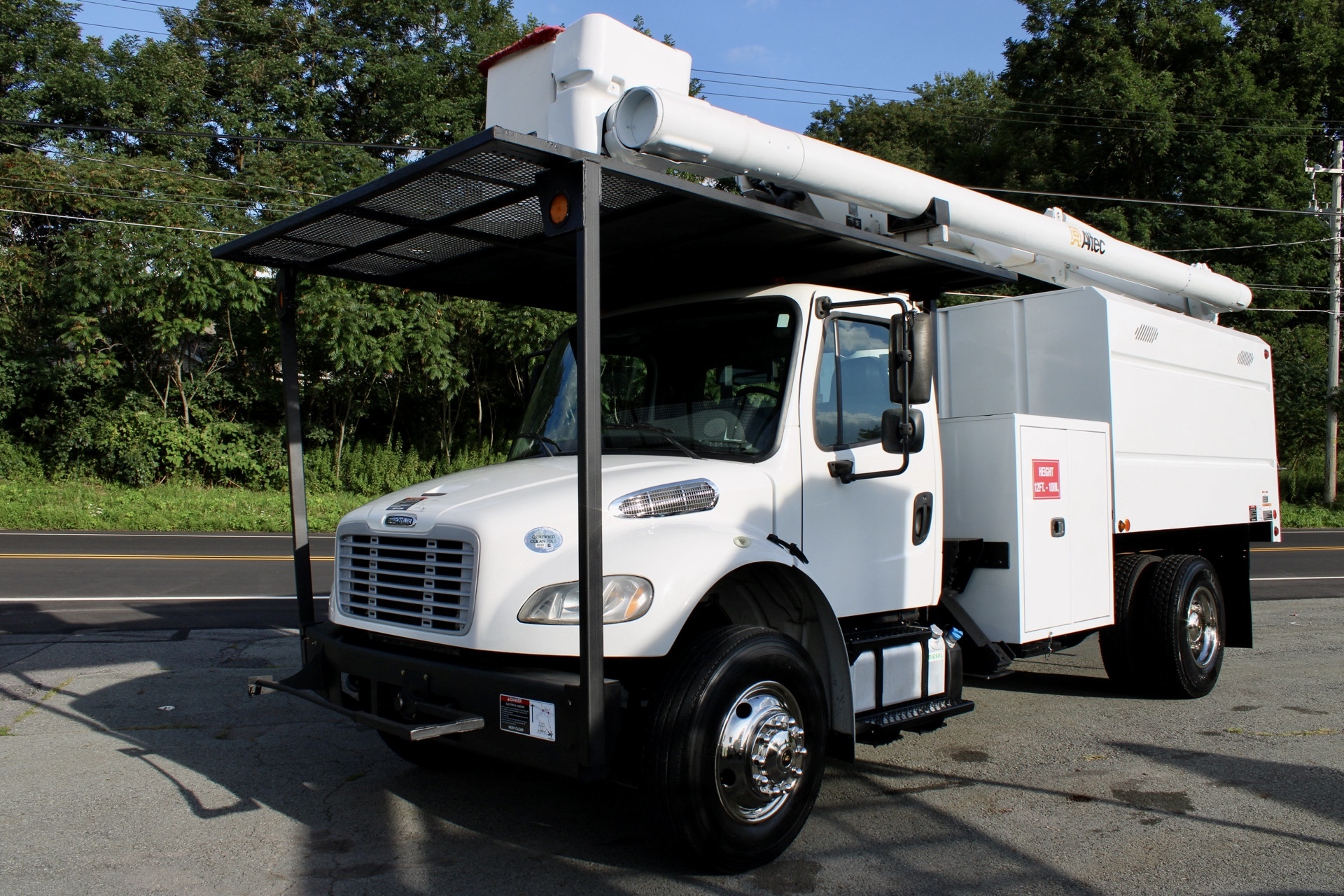 2017 FREIGHTLINER BUSINESS CLASS M2 106 in Carbondale, PA