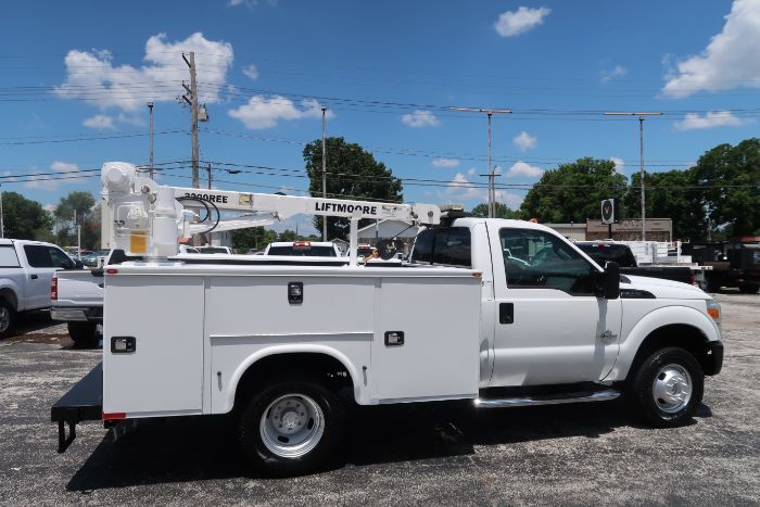 2015 FORD F350 4X4 6.7L DIESEL ~ LIFTMOORE CRANE in Springfield, MO