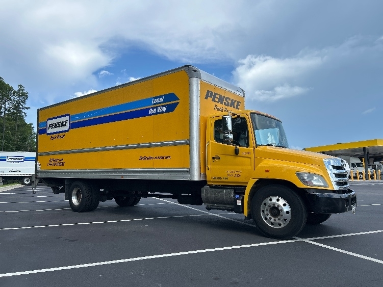 2020 HINO 268 in Burlington, NJ
