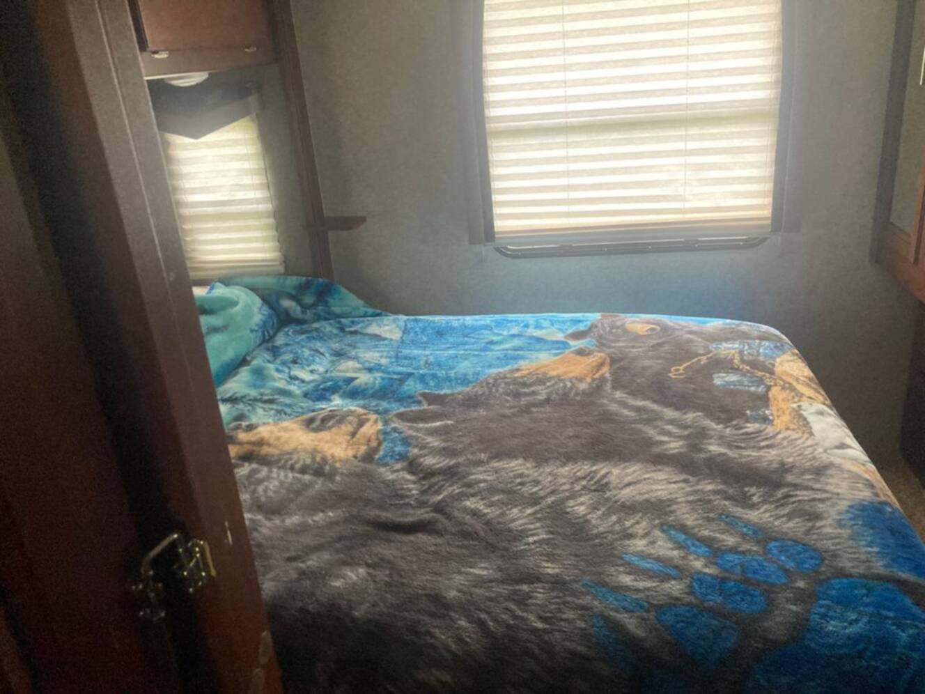A photo of this 2015 Forest River Georgetown 328TS