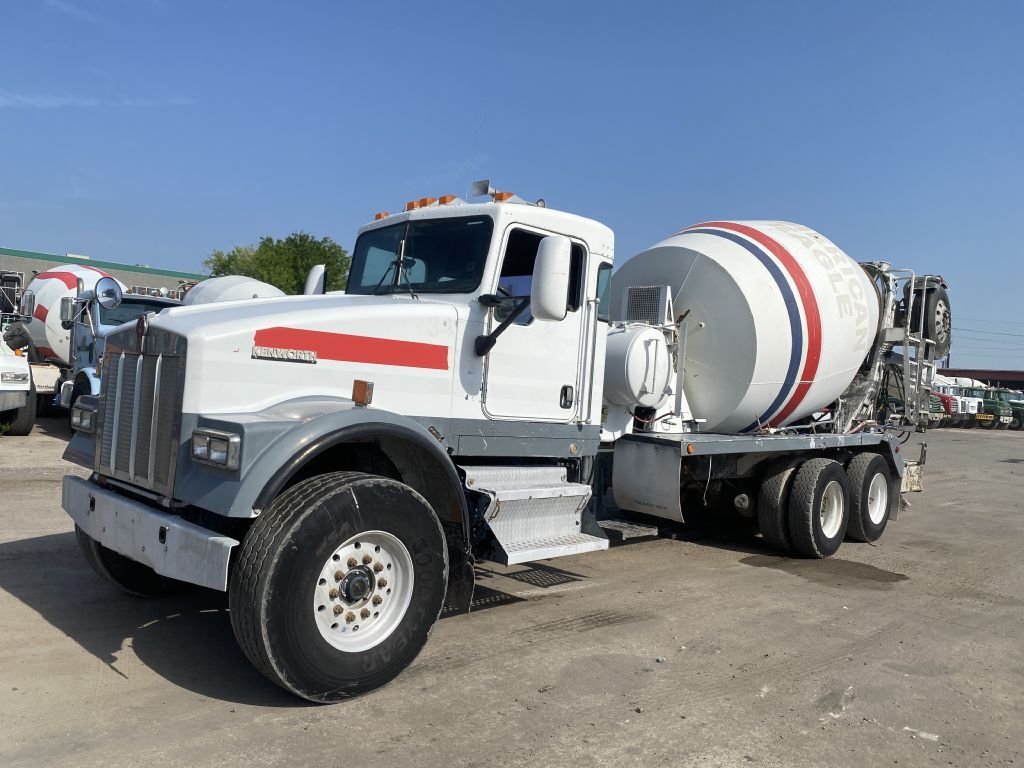 2005 KENWORTH W900 in Houston, TX