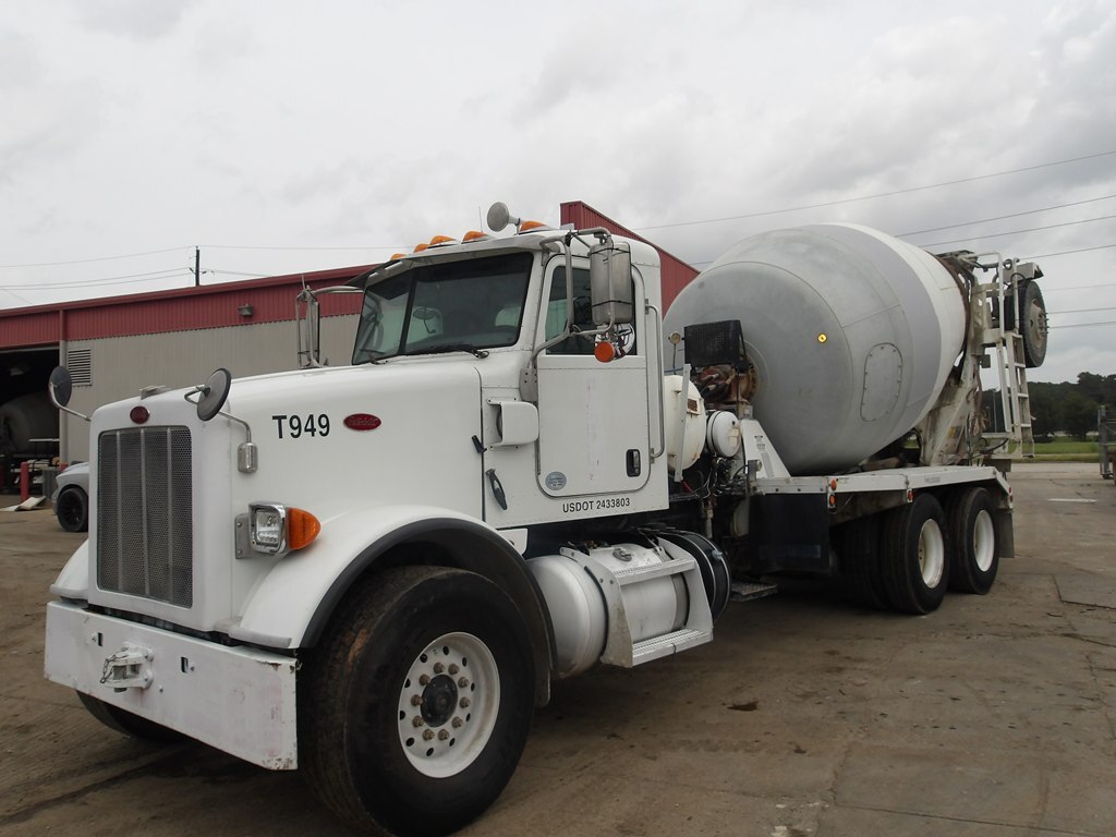2015 PETERBILT 365 in Houston, TX