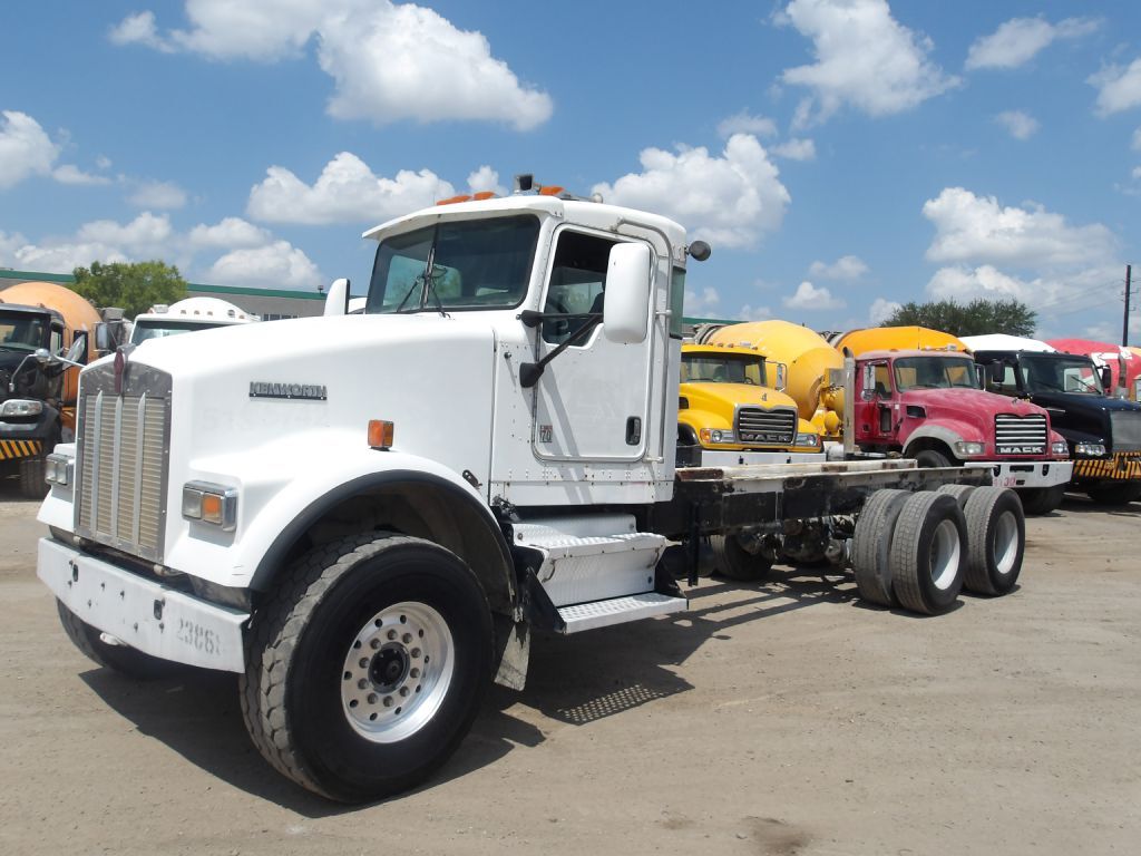 2005 KENWORTH W900 in Houston, TX