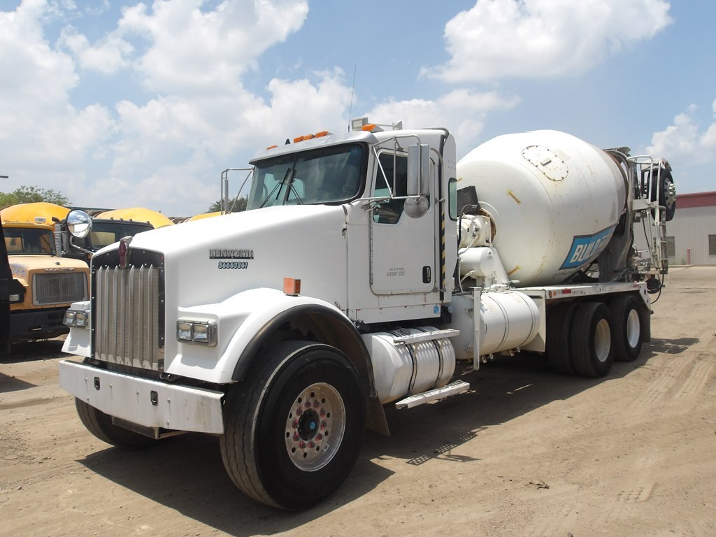 2013 KENWORTH W900 in Houston, TX