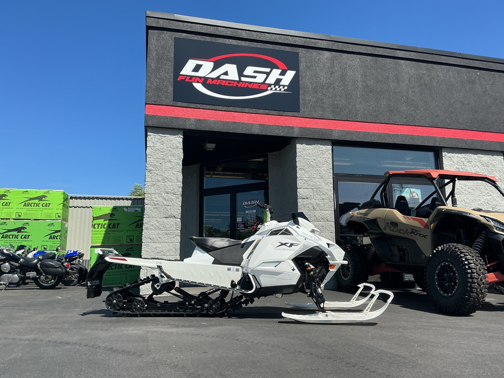 2027 Arctic Cat XF 858 Sno Pro w/Arctic Cat G8 Display Snowmobile snowmobile