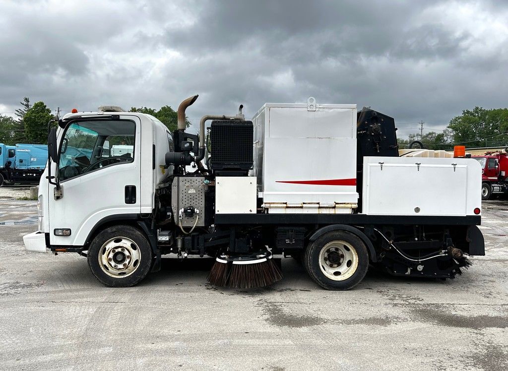 2016 ISUZU NRR in Rochester, NY