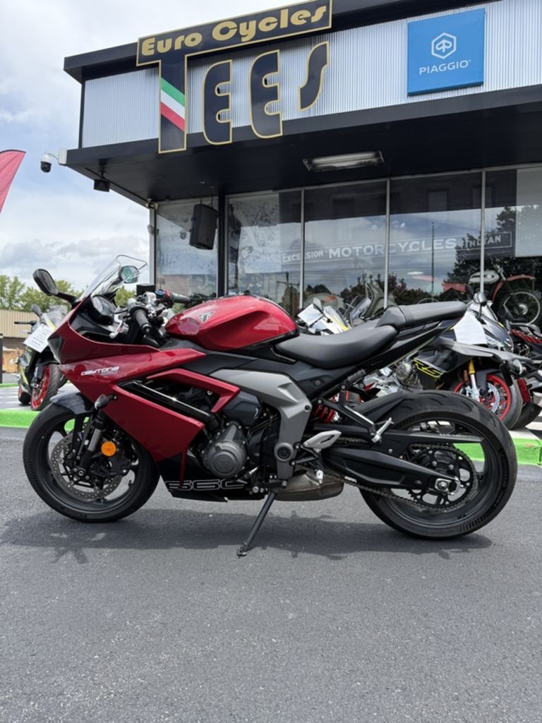 2025 Triumph Daytona 660 Carnival Red/Sapphire Black 660 in Charlotte, NC