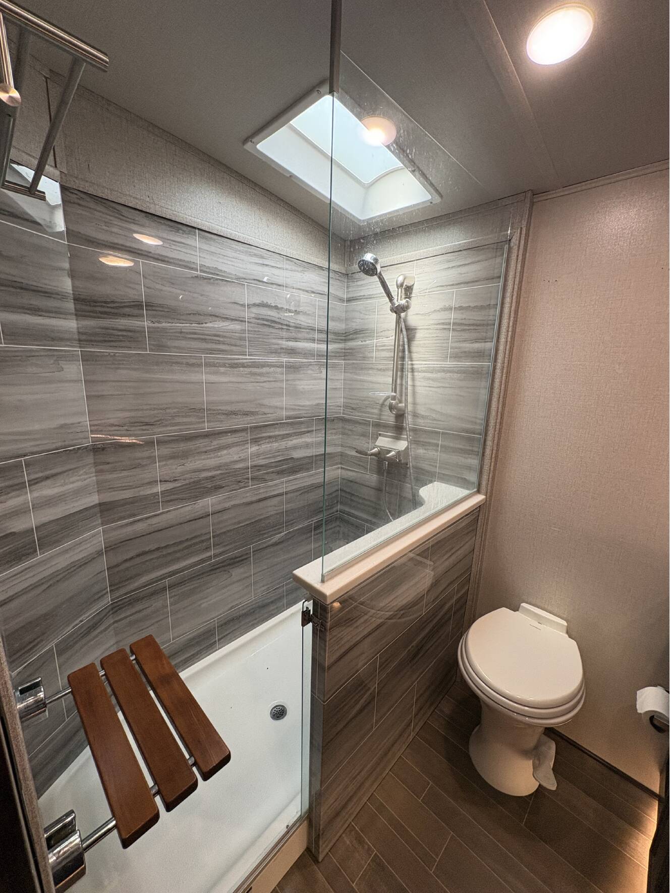 A photo of this 2020 Jayco PINNACLE 36 SSWS