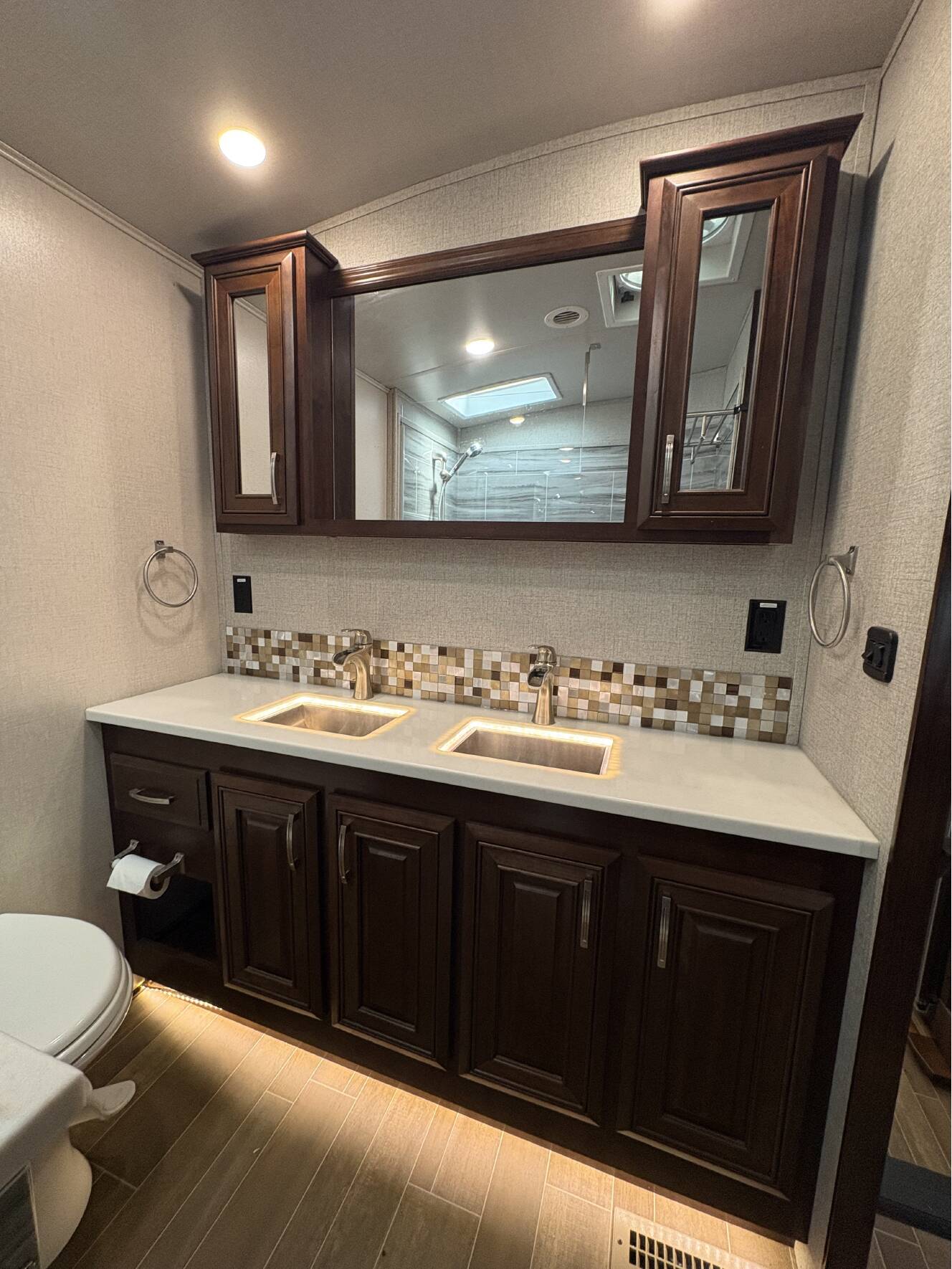 A photo of this 2020 Jayco PINNACLE 36 SSWS