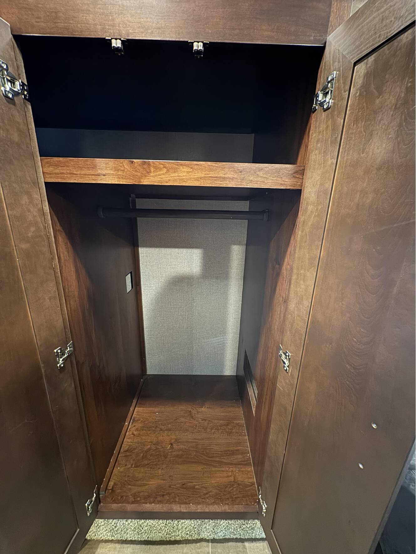 A photo of this 2020 Jayco PINNACLE 36 SSWS