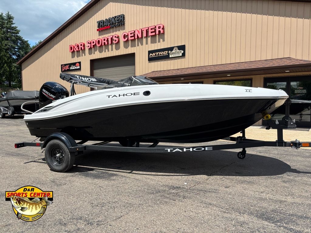 2027 Tahoe® T16 in kalamazoo MI