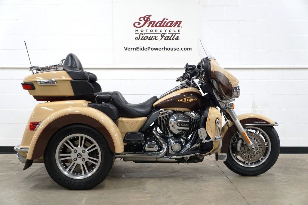 2014 Harley-Davidson® FLHTCUTG - Tri Glide® Ultra ULTRA CLASSIC in Sioux Falls, SD