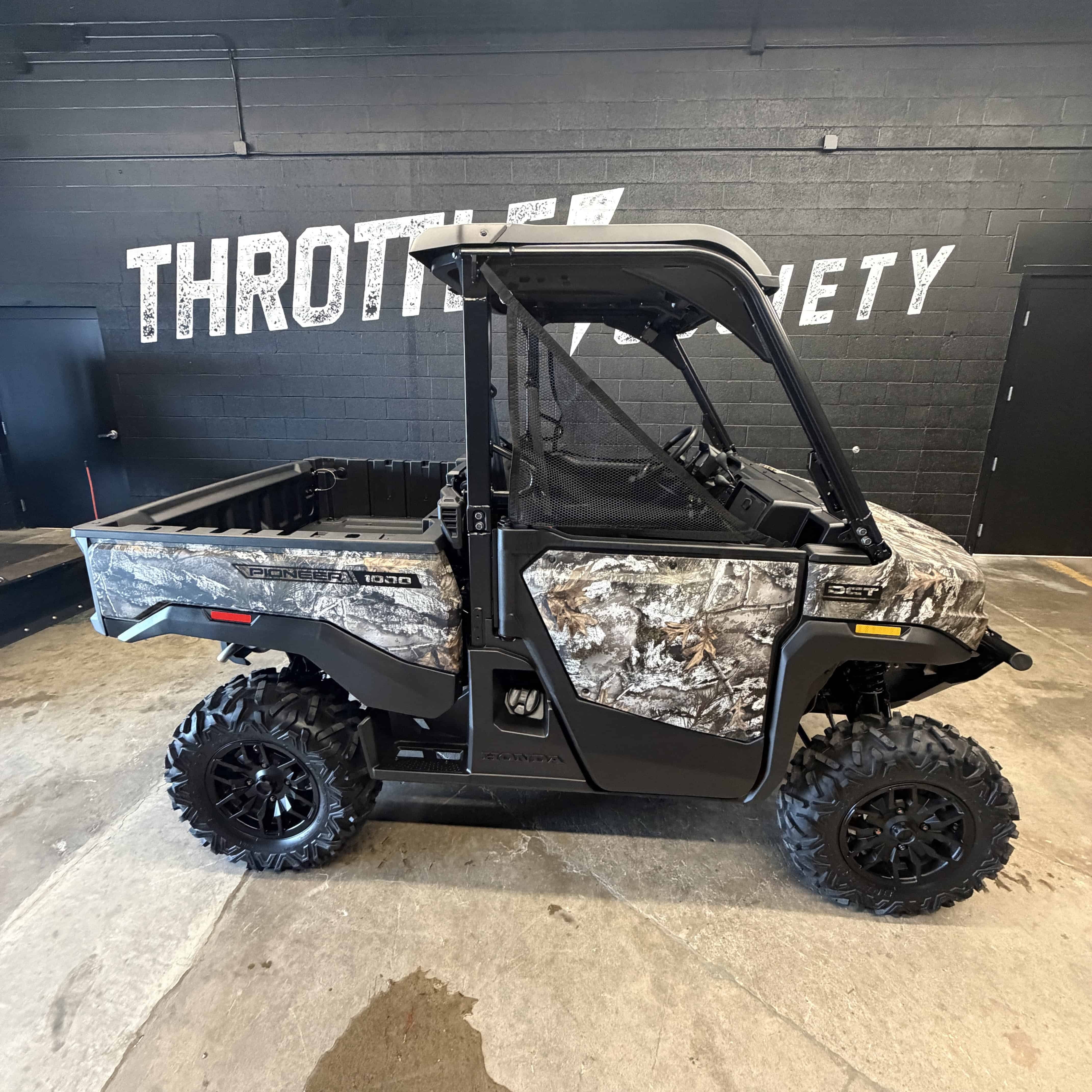 2026 Honda Pioneer 1000 Deluxe in fremont OH