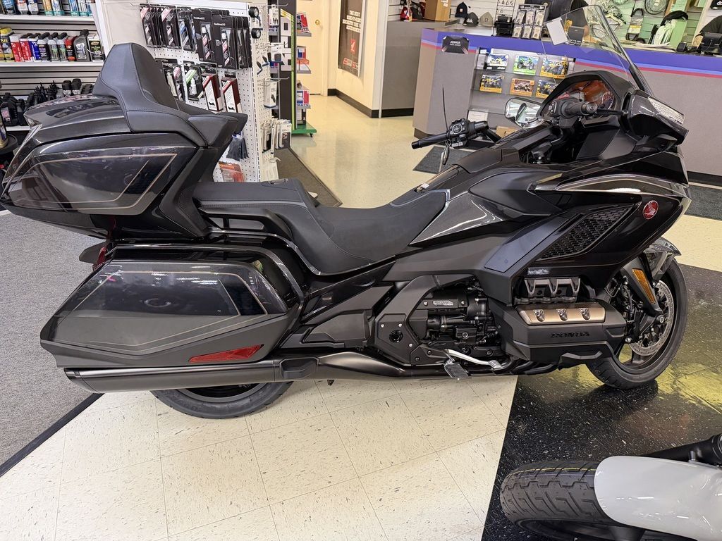 2026 Honda® Gold Wing Tour Airbag Automatic DCT 1800 TOUR AUTOMATIC DCT in Warsaw, IN