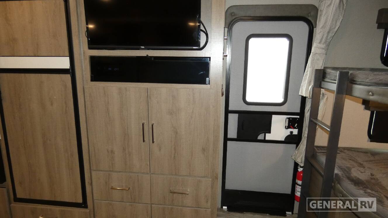 A photo of this 2022 Grand Design IMAGINE 2800bh