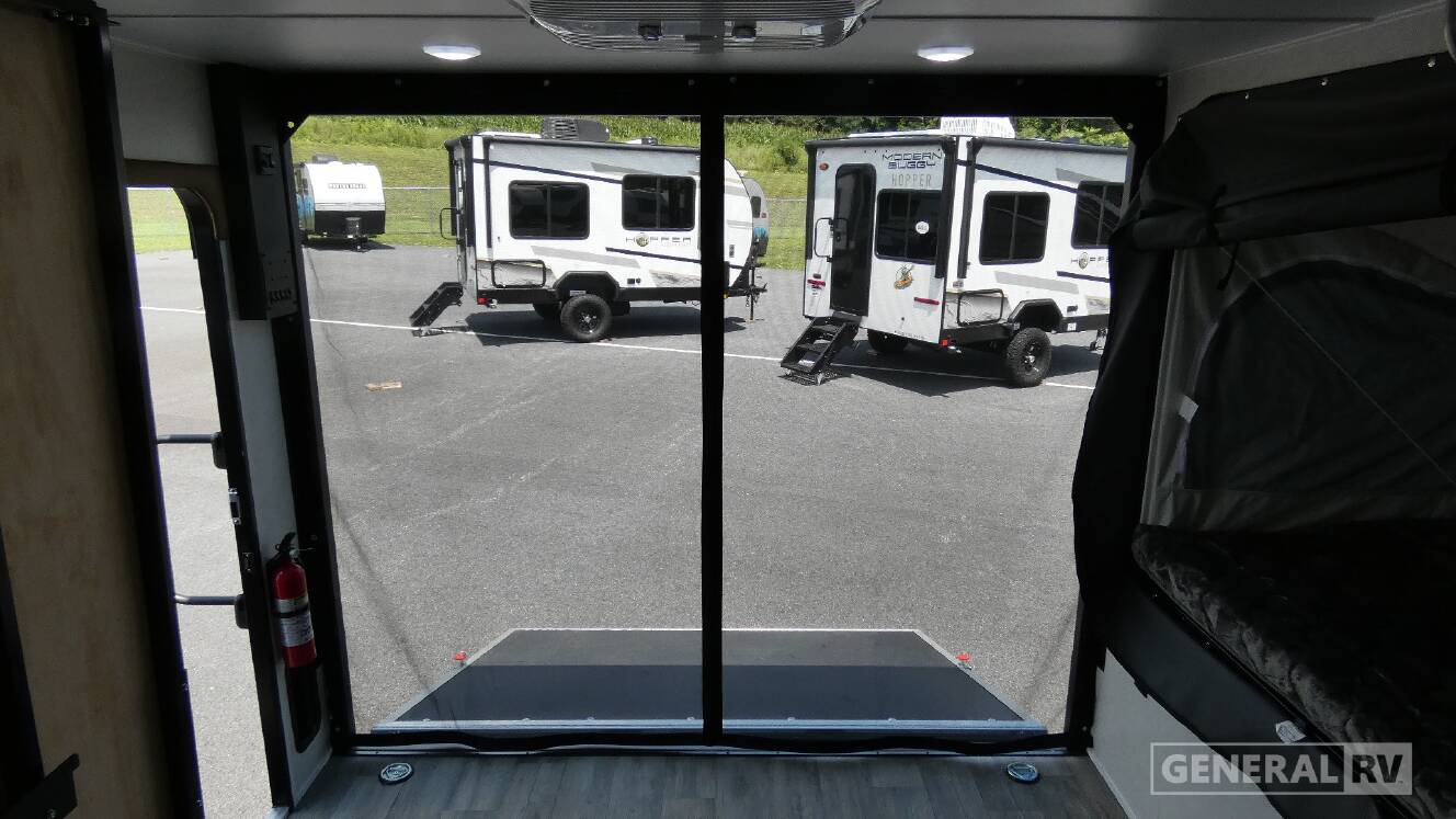 A photo of this 2027 Modern Buggy HOPPER HOP2