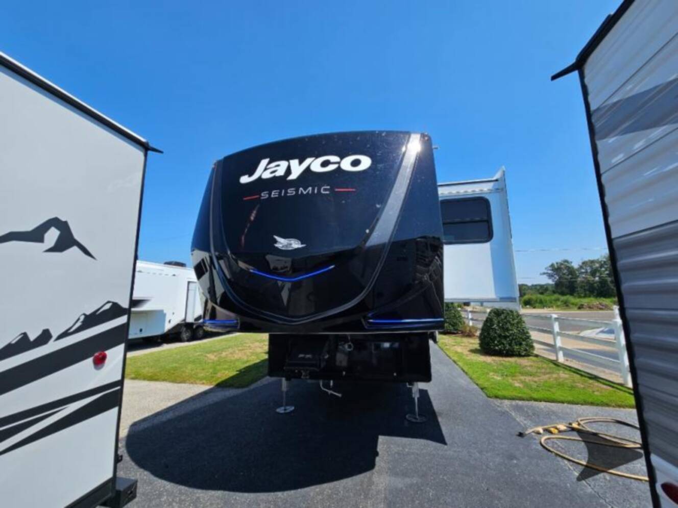 A photo of this 2026 Jayco Seismic 395