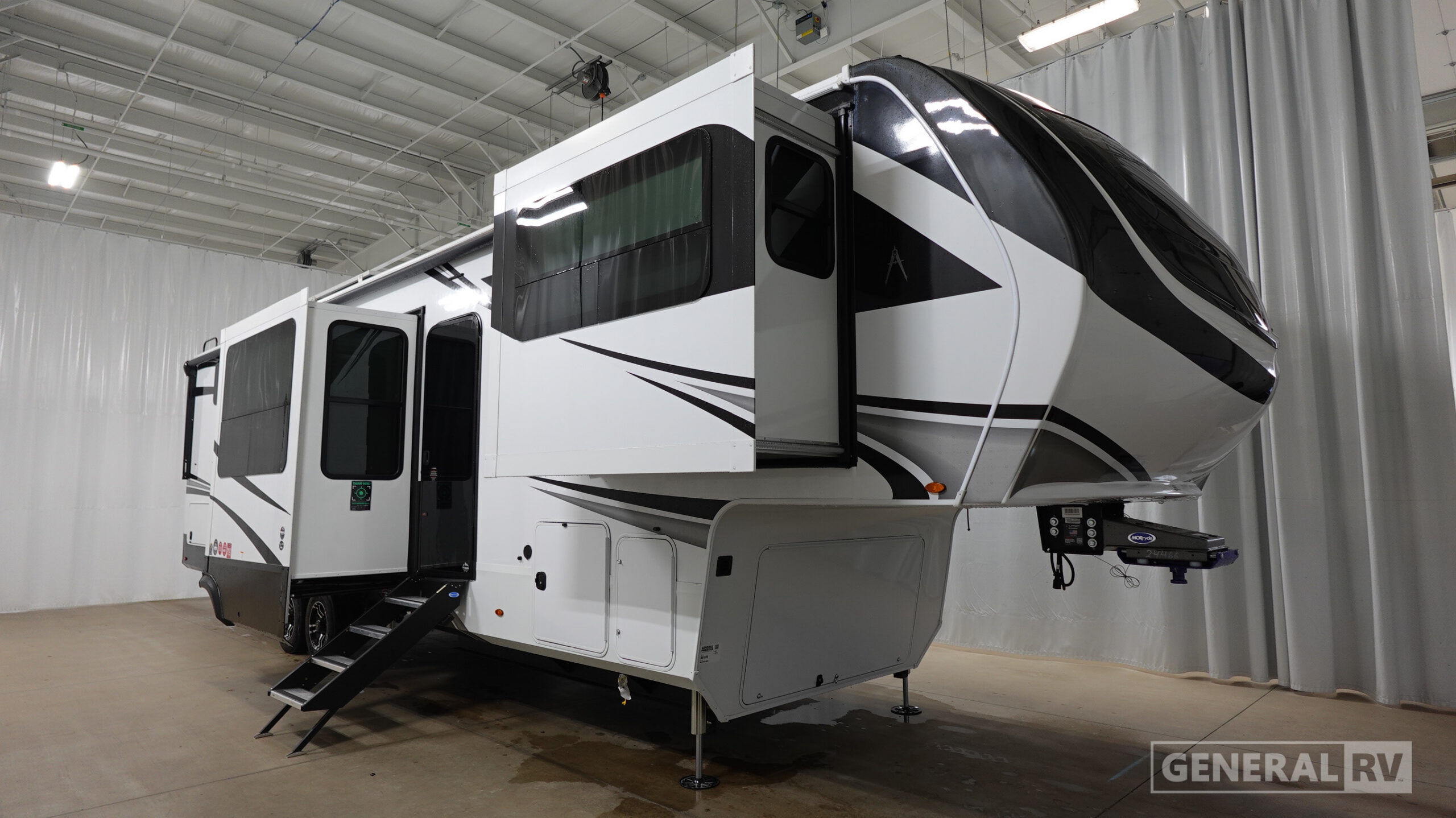 2027 Grand Design SOLITUDE 380FL in huntley IL