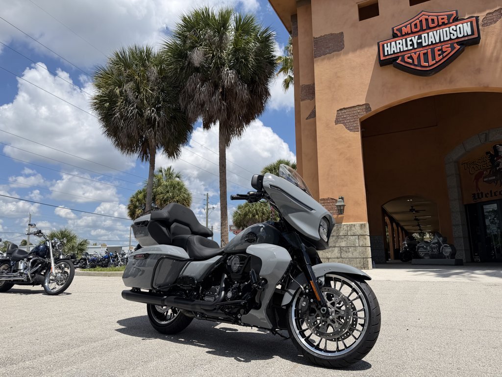 2026 Harley-Davidson Street Glide Limited Dark Billiard Gray Black Finish LIMITED in Stuart, FL