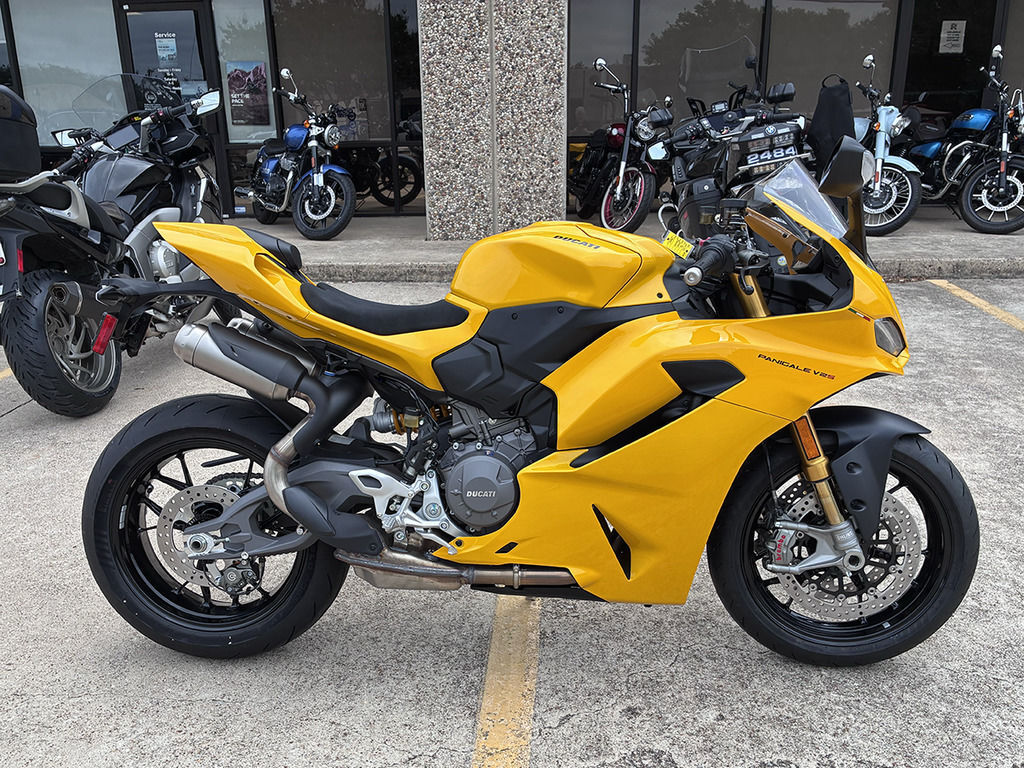 2026 Ducati Panigale V2 S Ducati Yellow V2 S in Plano, TX