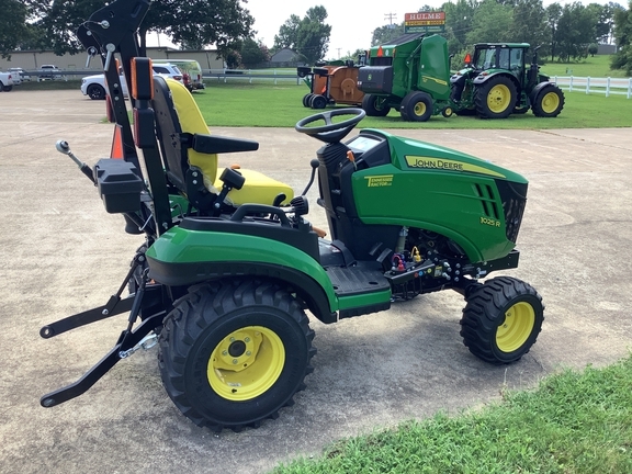 2025 John Deere 1025R in Paris, TN