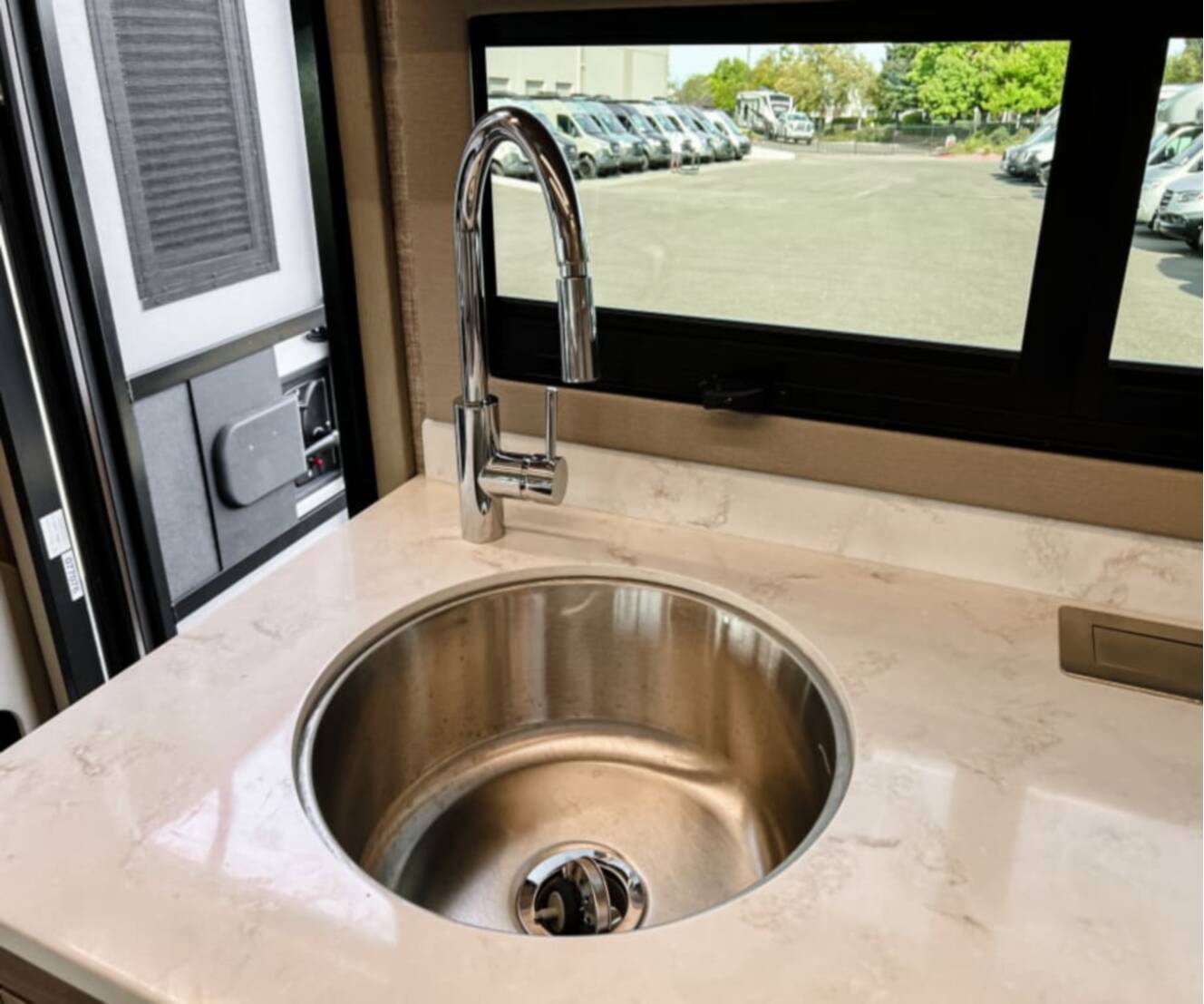 A photo of this 2027 Tiffin WAYFARER 25XLW