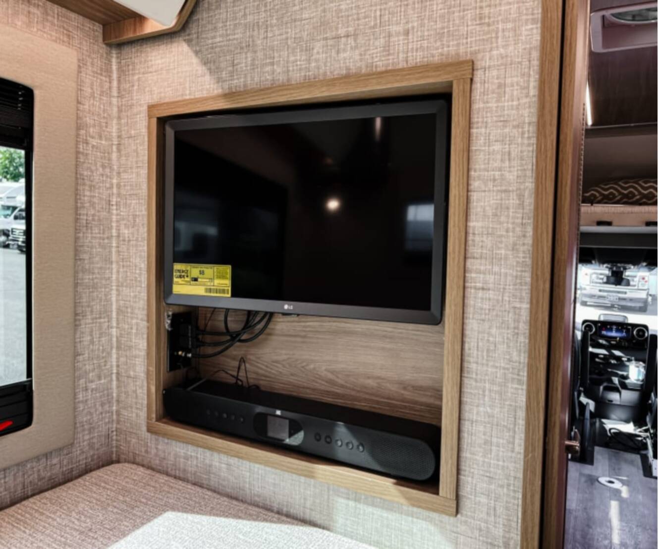 A photo of this 2027 Tiffin WAYFARER 25XLW