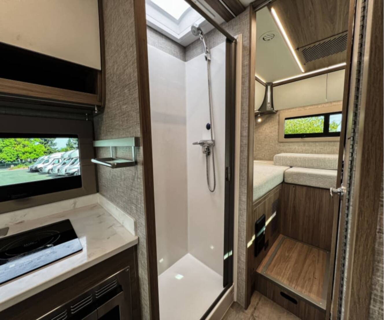 A photo of this 2027 Tiffin WAYFARER 25XLW