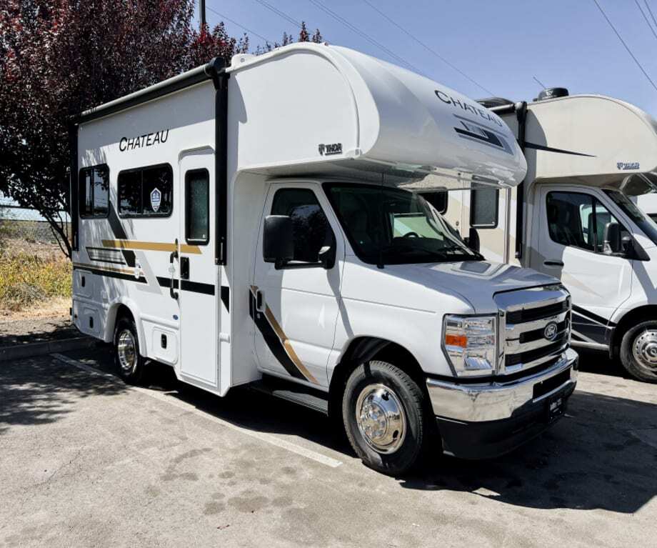 2027 Thor Motor Coach CHATEAU 19Z RV