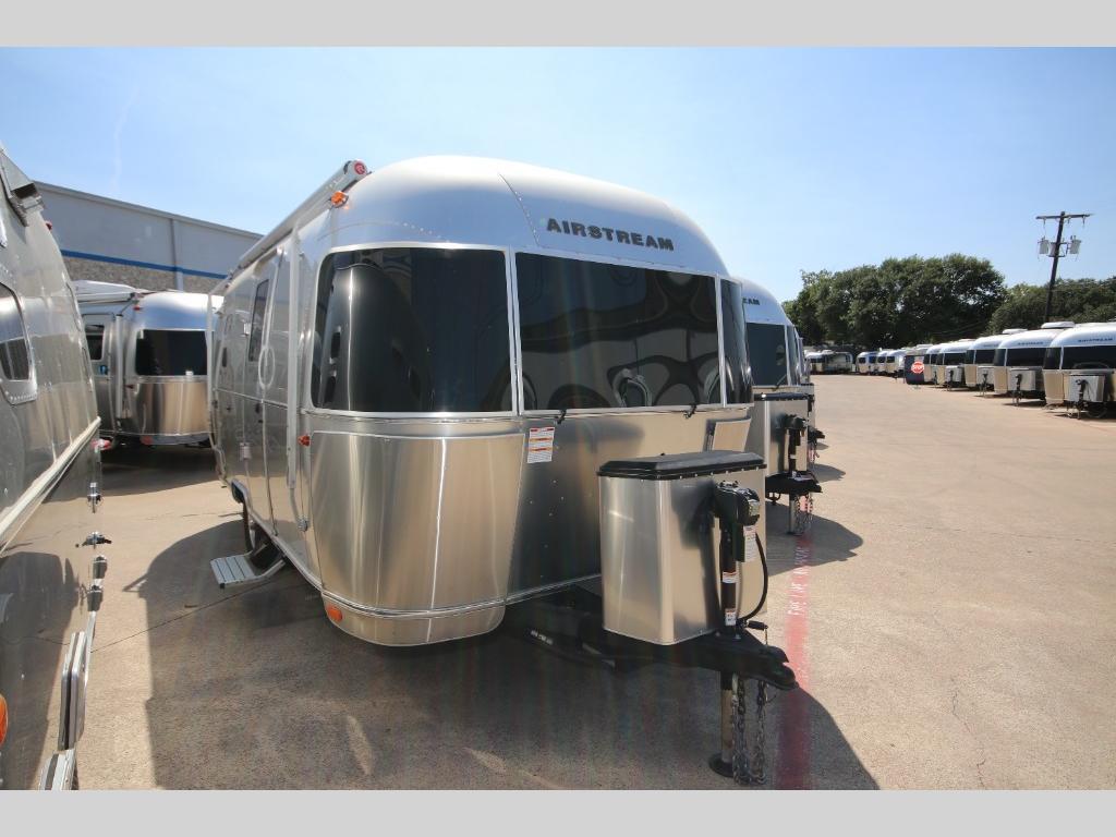 2023 Airstream Caravel 20FB in fort worth TX