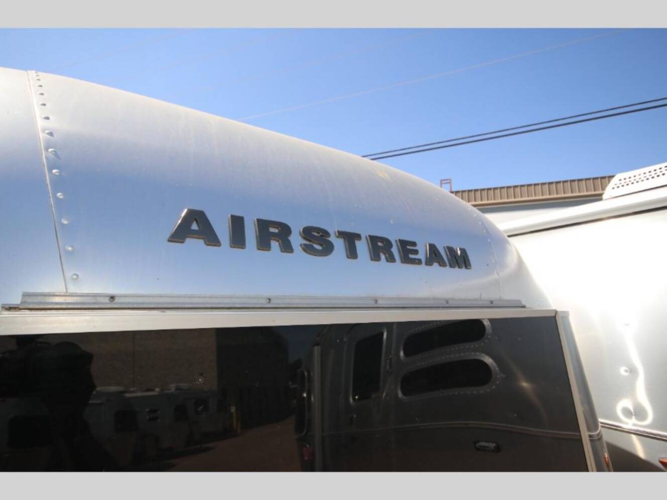 A photo of this 2019 Airstream Globetrotter 27FBQ