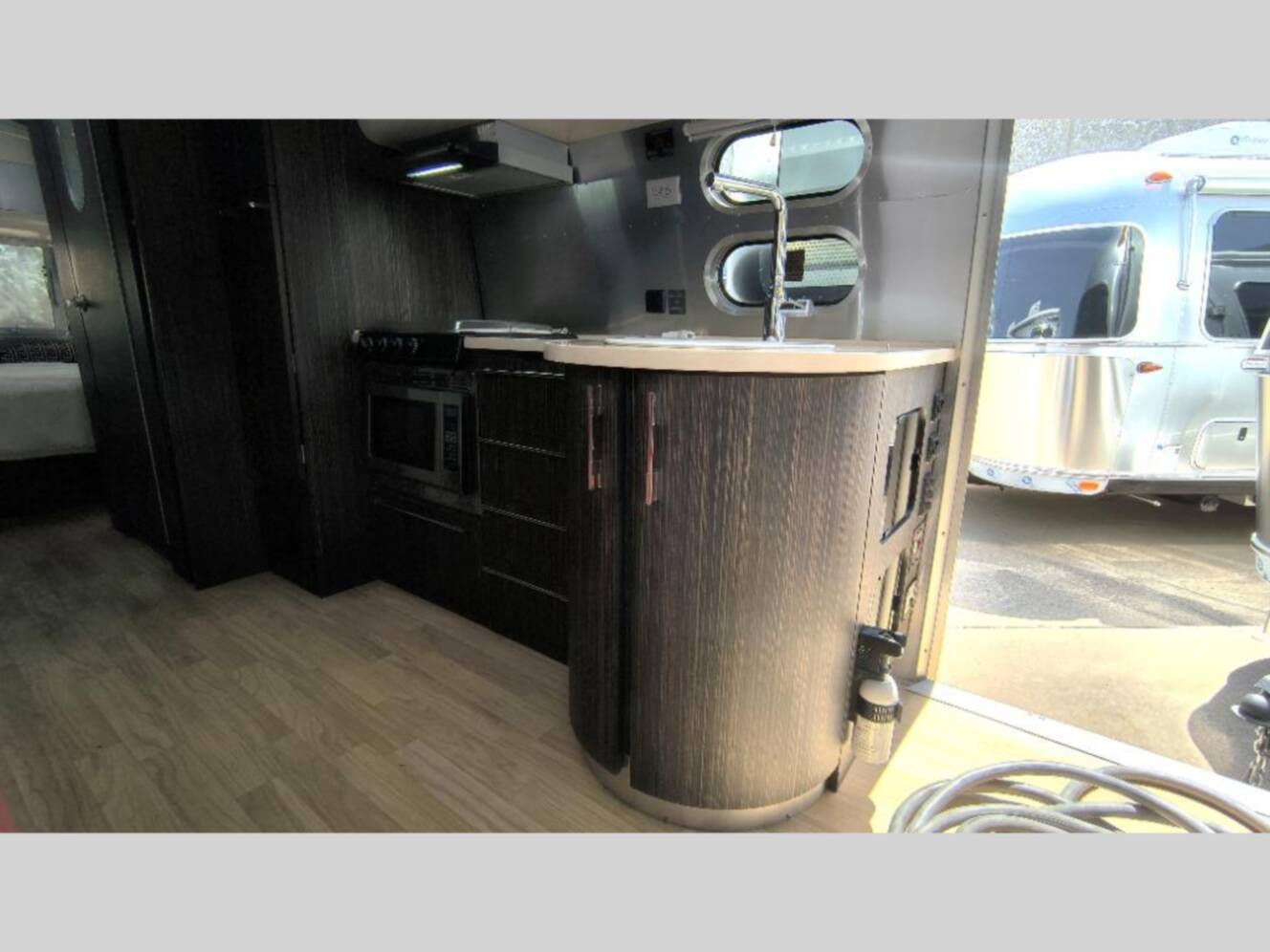 A photo of this 2018 Airstream International Signature 27FB