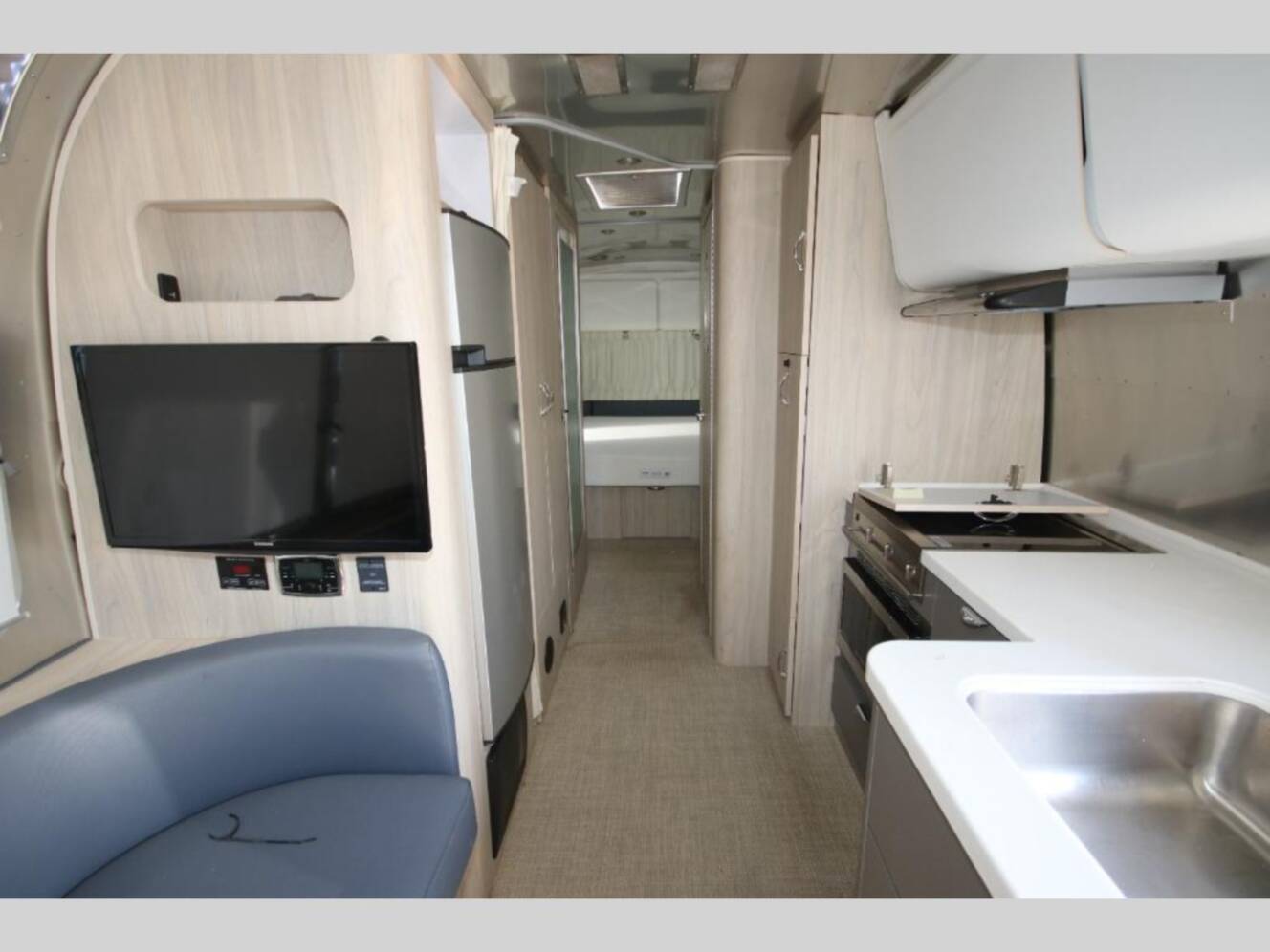 A photo of this 2019 Airstream Globetrotter 27FBQ