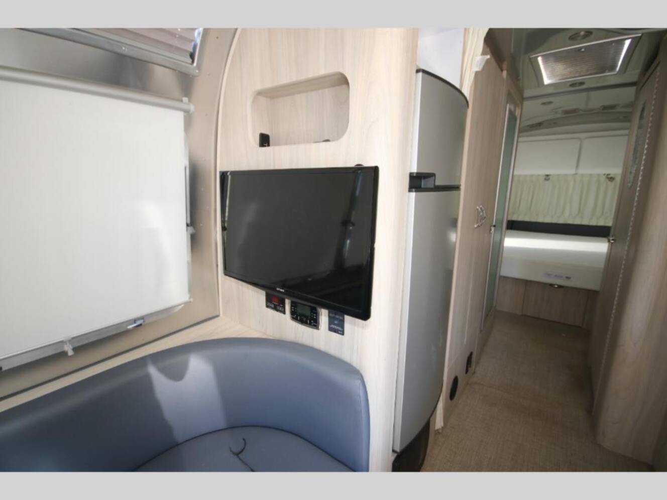 A photo of this 2019 Airstream Globetrotter 27FBQ