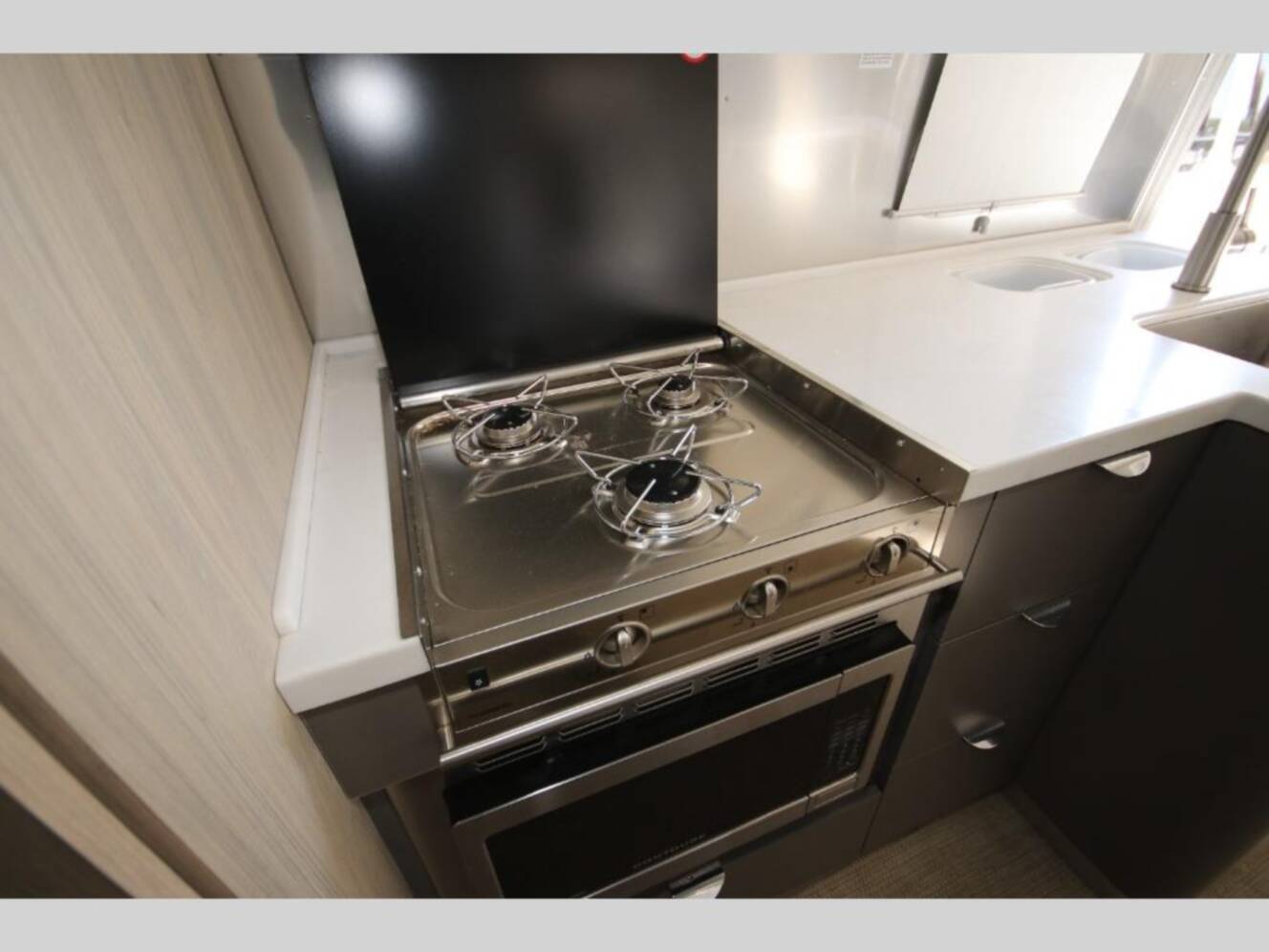 A photo of this 2019 Airstream Globetrotter 27FBQ
