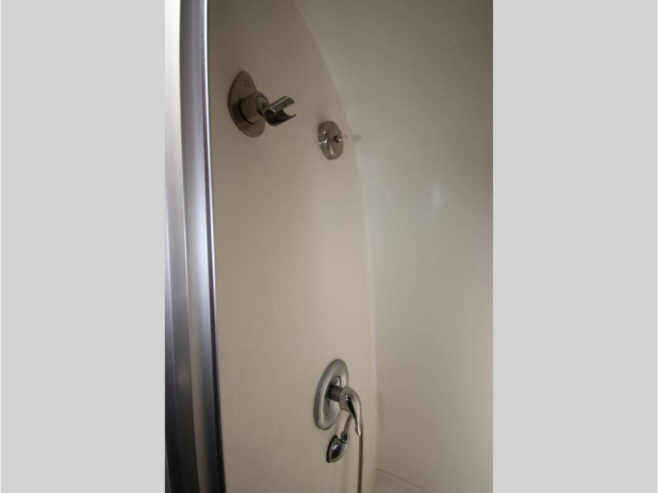 A photo of this 2019 Airstream Globetrotter 27FBQ