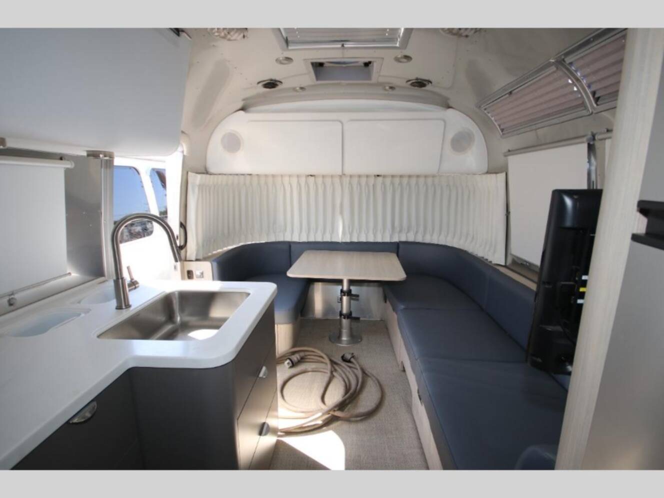 A photo of this 2019 Airstream Globetrotter 27FBQ