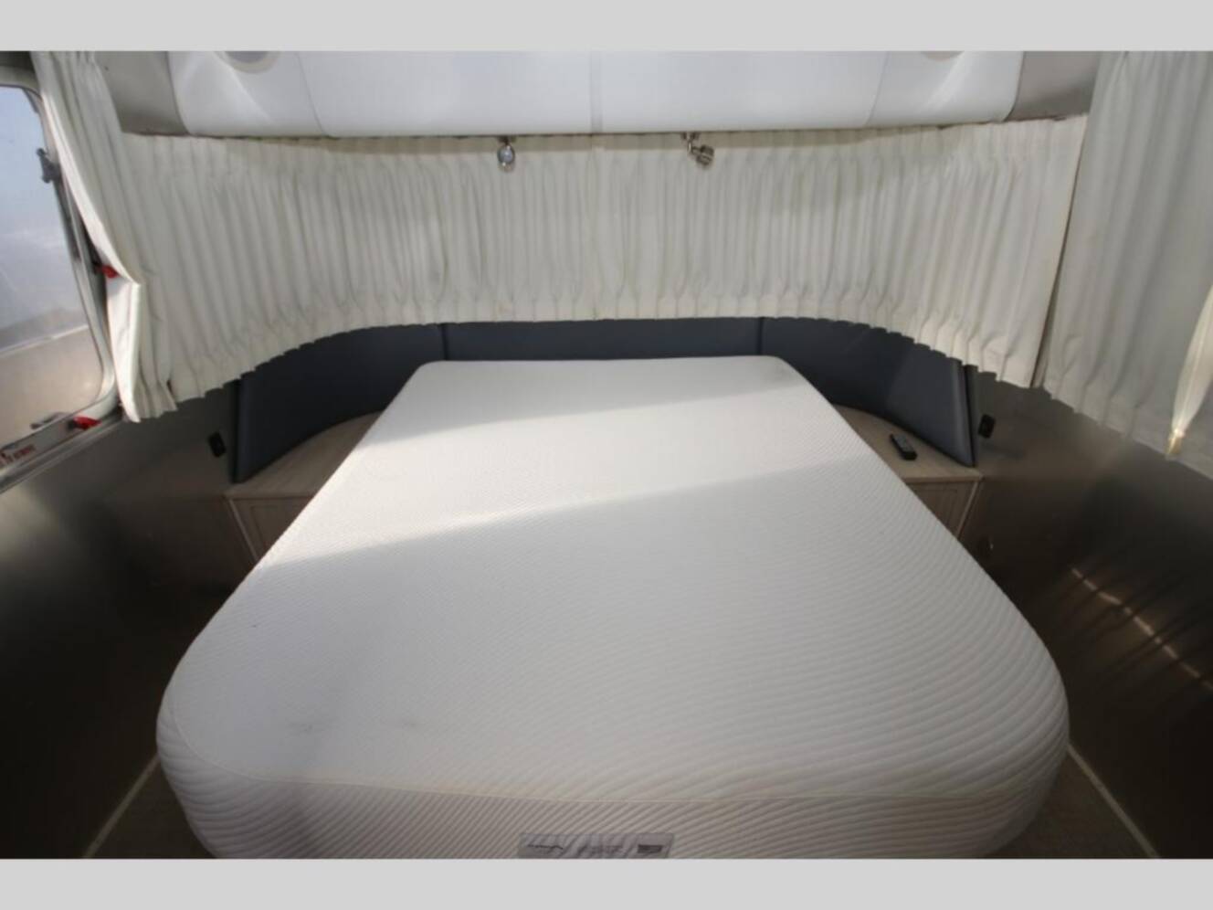 A photo of this 2019 Airstream Globetrotter 27FBQ