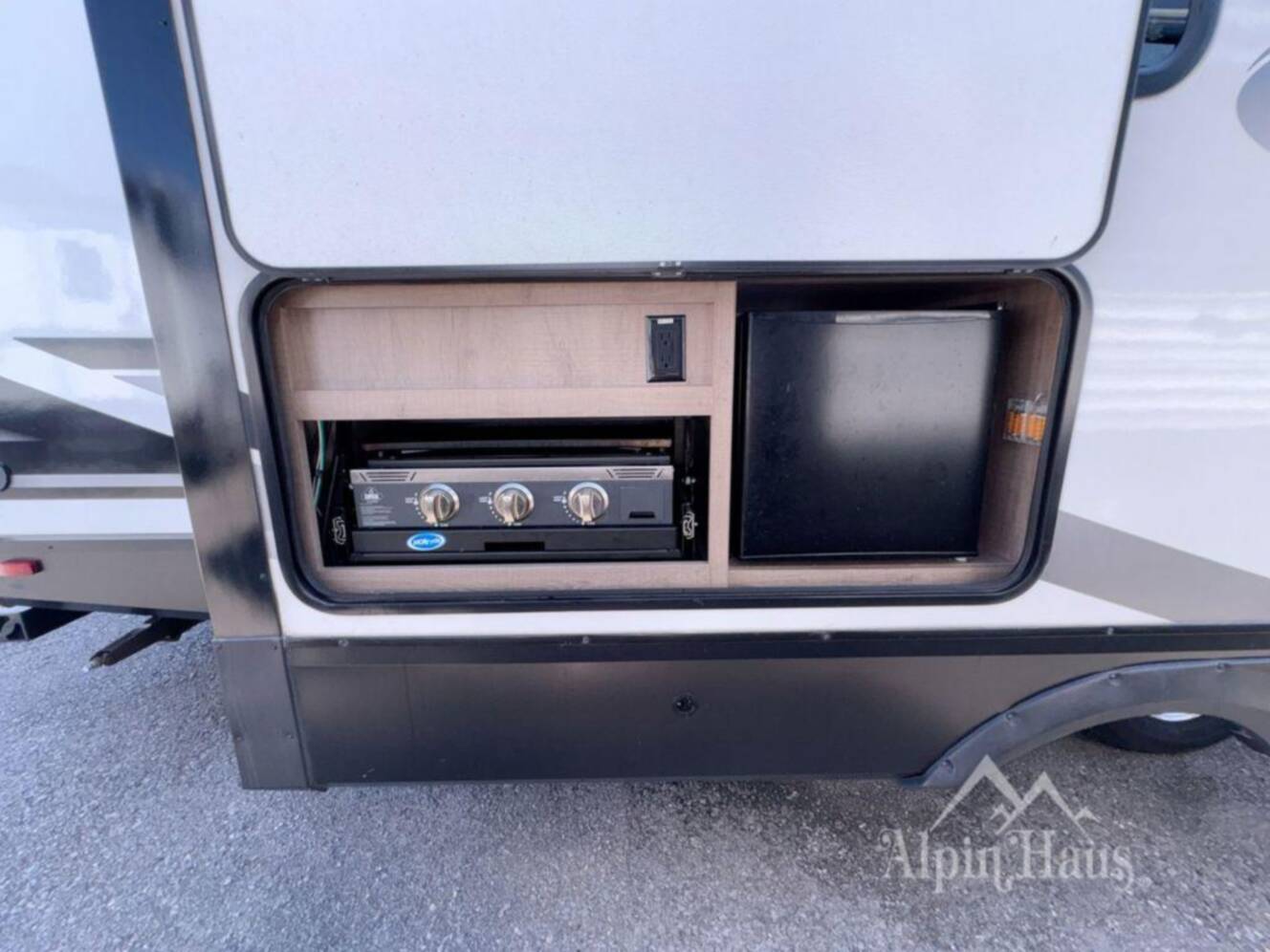 A photo of this 2022 Grand Design Imagine 2670MK