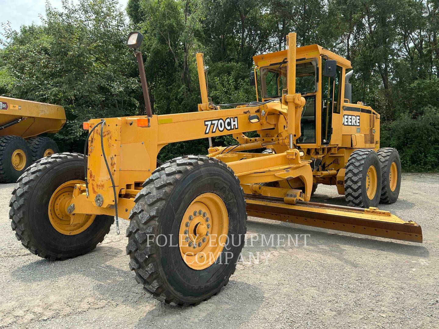 2001 JOHN DEERE 770CH in Saint Joseph, MO
