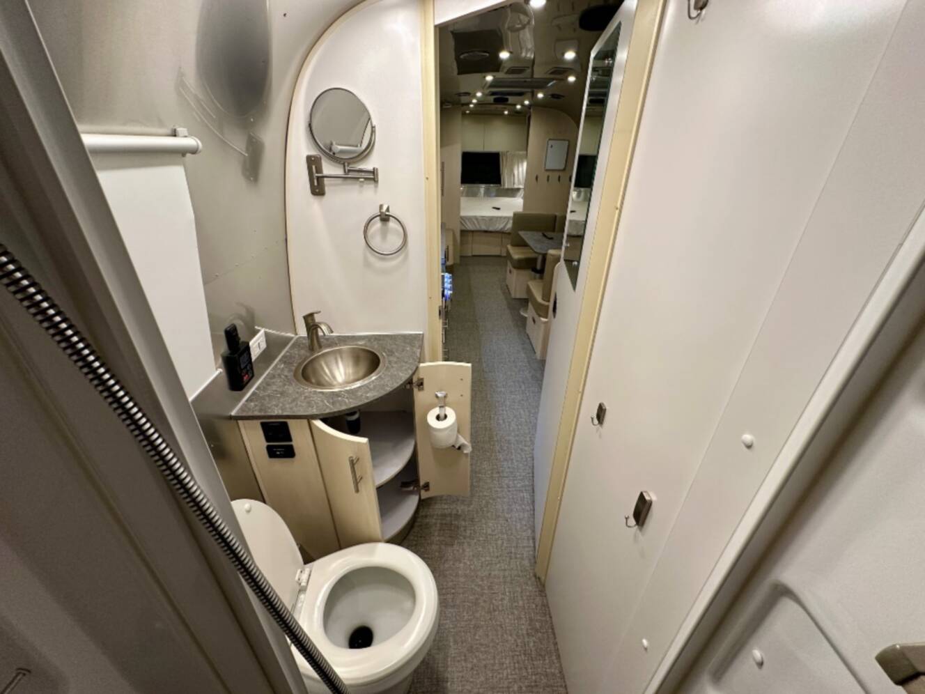 A photo of this 2023 Airstream Flying Cloud 30FB Bunk