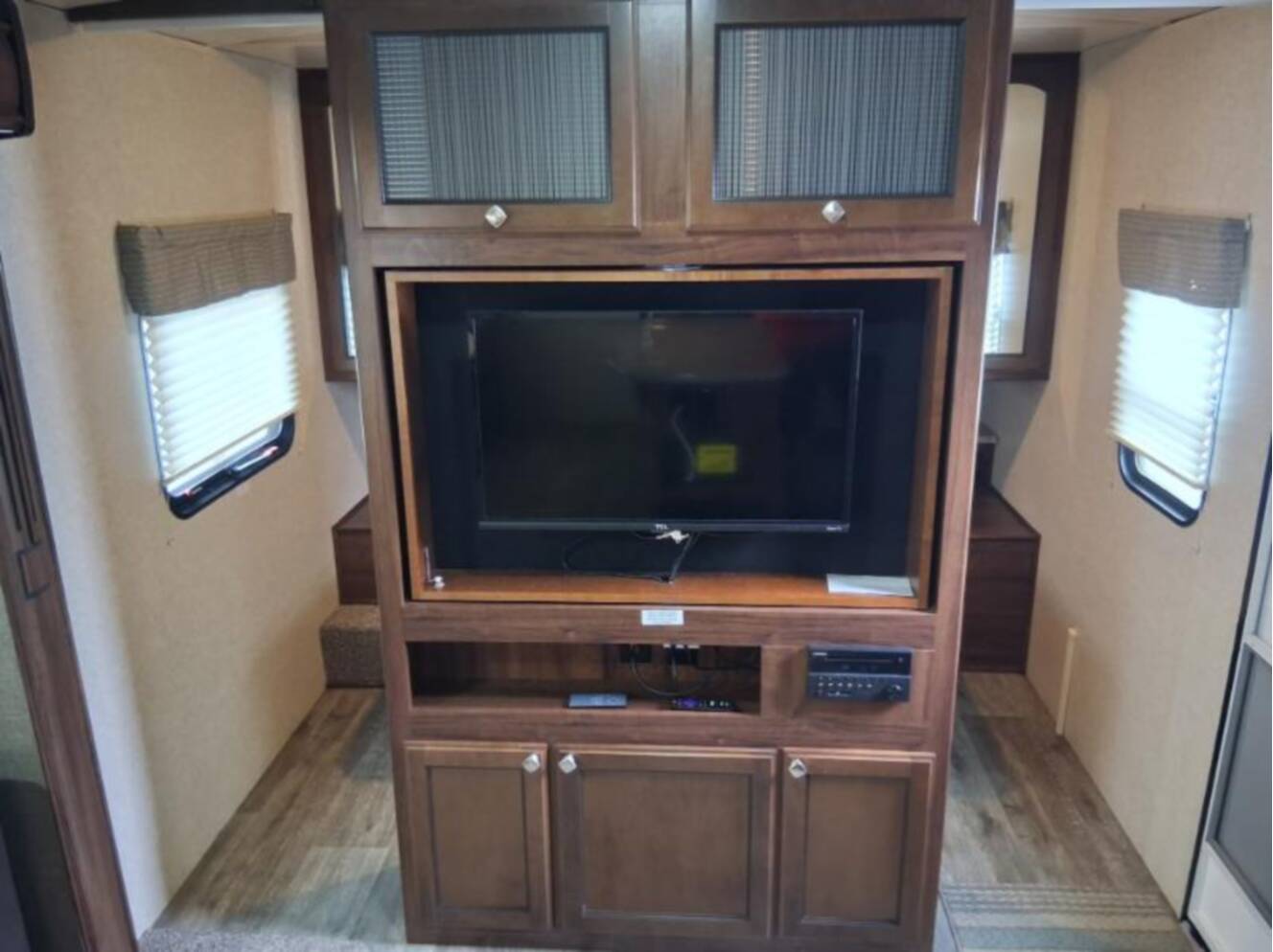 A photo of this 2017 Heartland North Trail Ultra-Lite 27RBDS