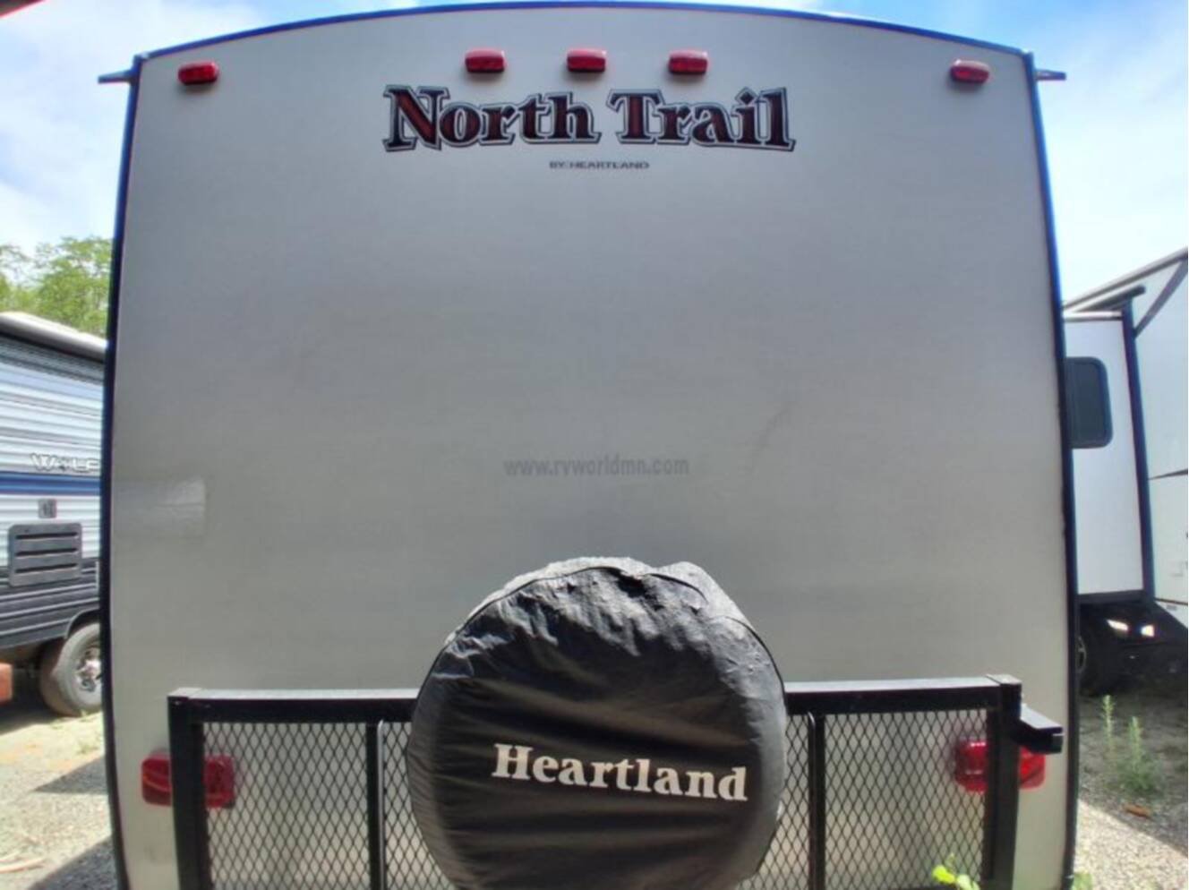 A photo of this 2017 Heartland North Trail Ultra-Lite 27RBDS