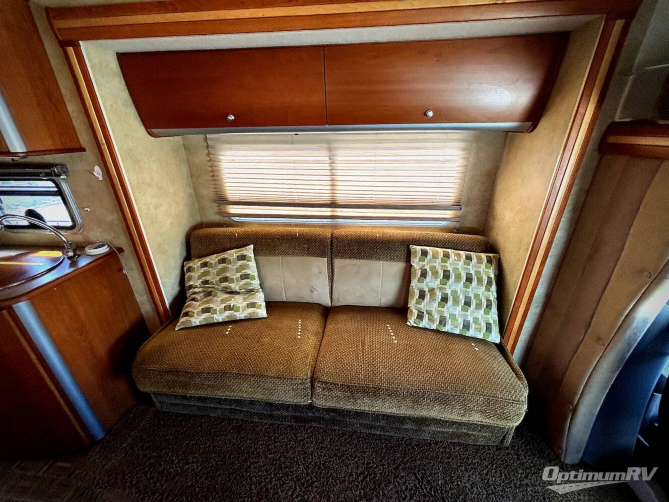 A photo of this 2008 Itasca Navion 24H